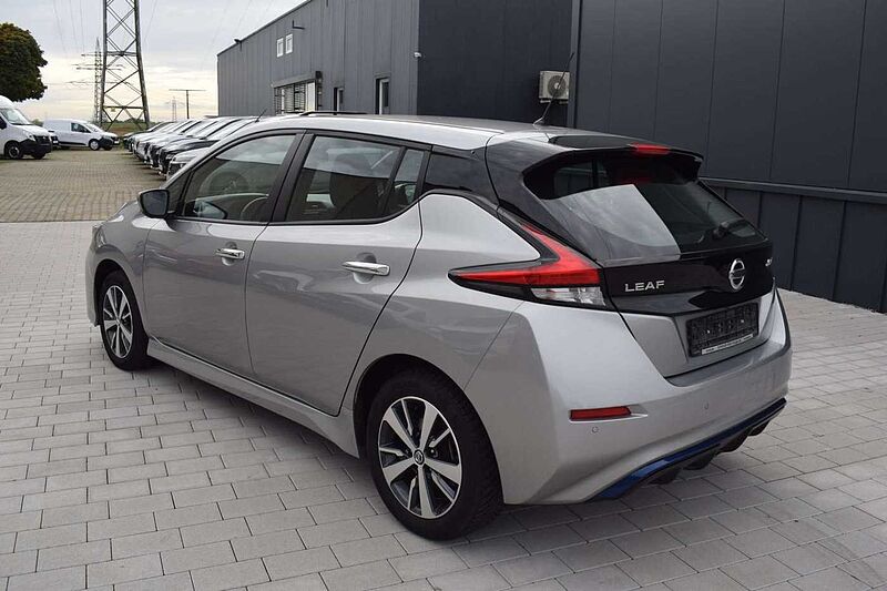 Nissan Leaf 40kwh Acenta AVM/Winter