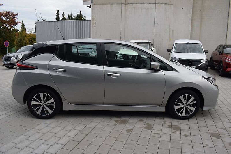 Nissan Leaf 40kwh Acenta AVM/Winter